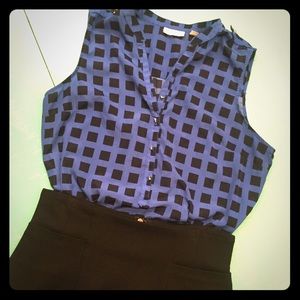 💟 Black & blue shirt tail style blouse